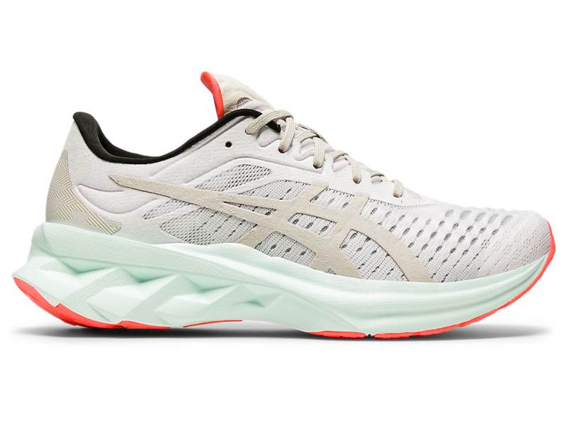 Dámské Běžecké Boty Asics NOVABLAST Bílé 92758WCOB